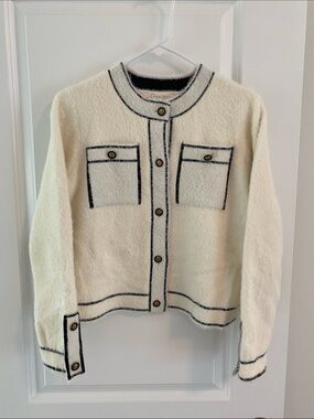 Greige Sweater size Medium